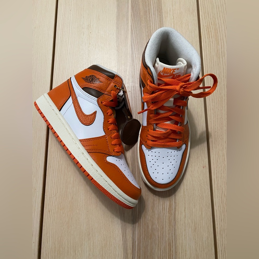 Nike Air Jordan 1 High OG “Starfish” Size 5 DO9369-101